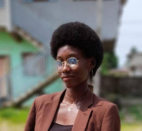 Portrait de Wynnie Jesnelle NDONG ELOGO, Commerciale
